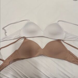 Hanes Tan and White Bra Set